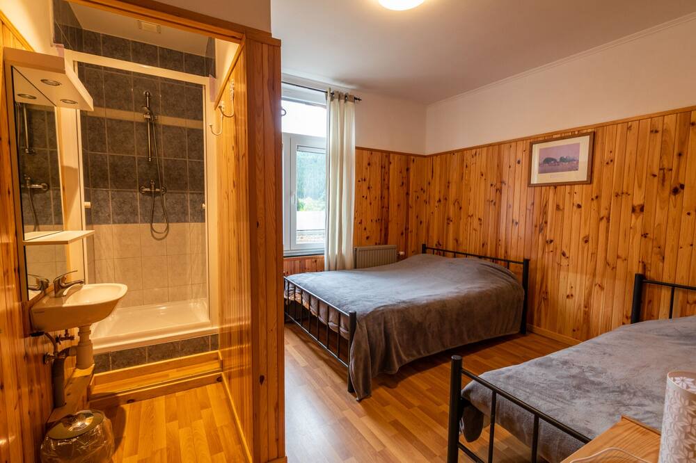 Photo of Bedroom in Coo