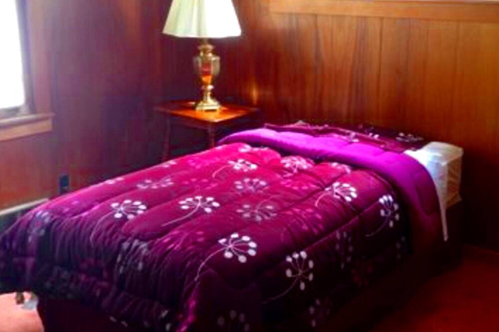 Photo of Bedroom in Northport