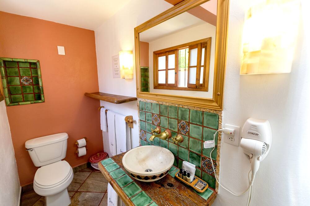 Photo of Bathroom in Del Carmen