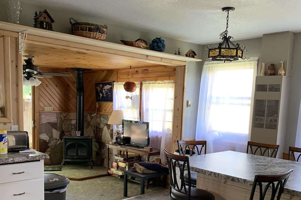 Photo of Livingroom in Pine City