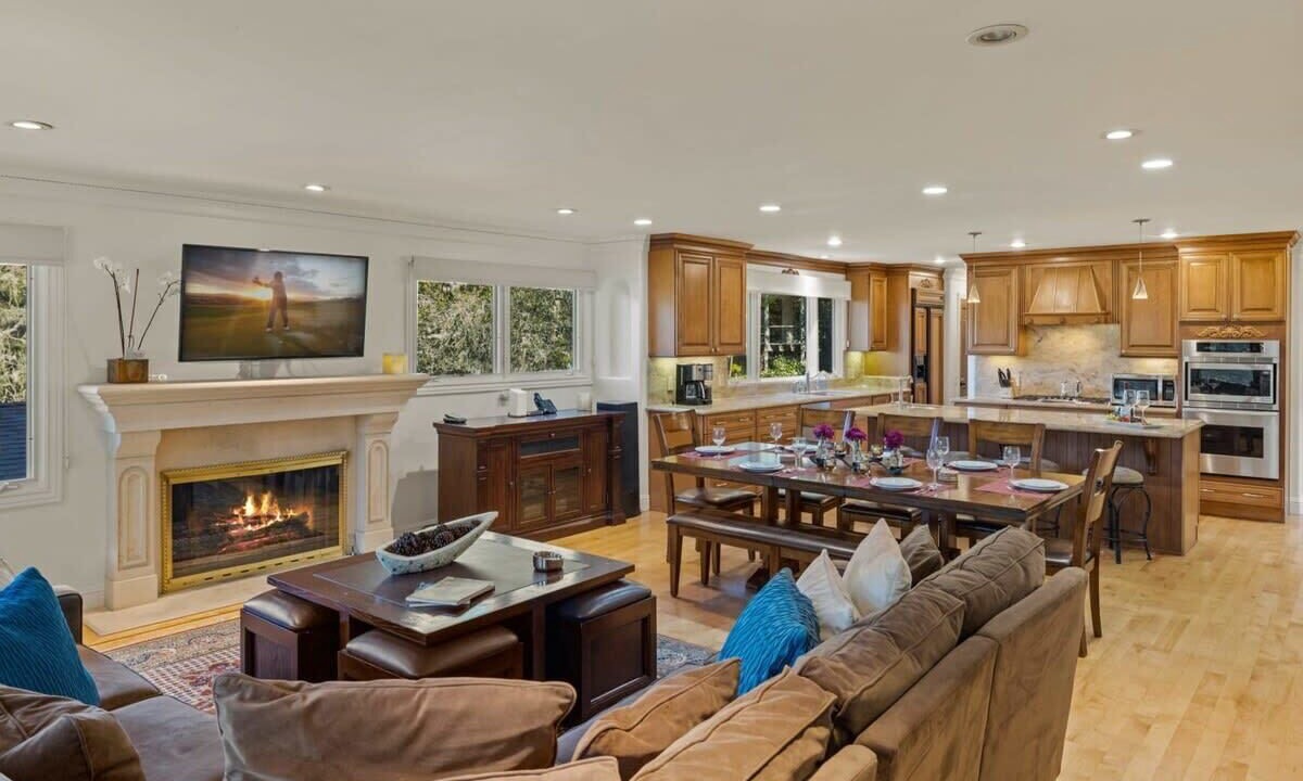 Photo of Livingroom in Northwest Carmel