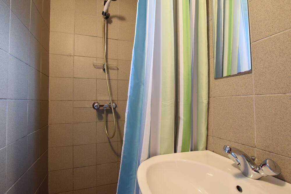 Photo of Bathroom in Nadrin