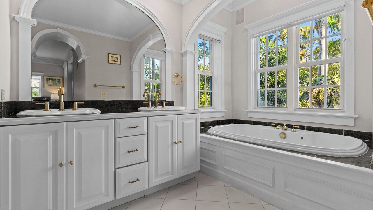 Photo of Bathroom in Islamorada