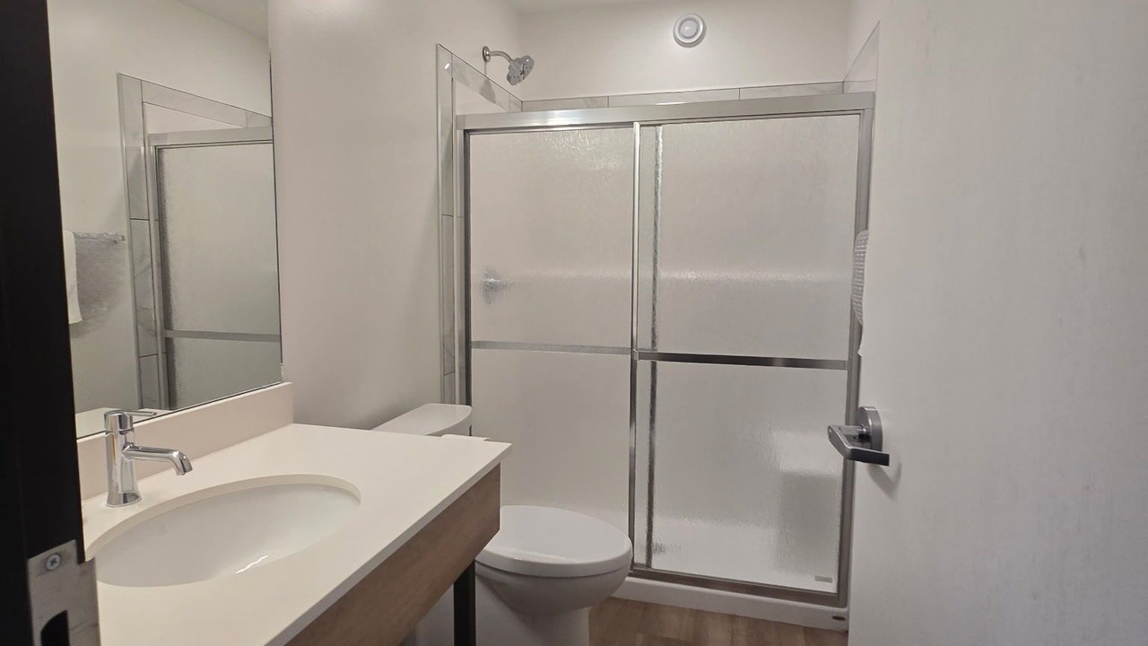 Photo of Bathroom in Outlook