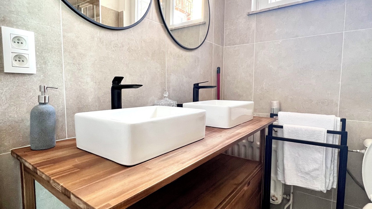 Photo of Bathroom in Dailly