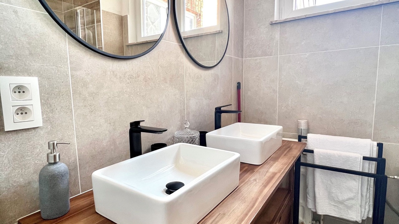 Photo of Bathroom in Dailly