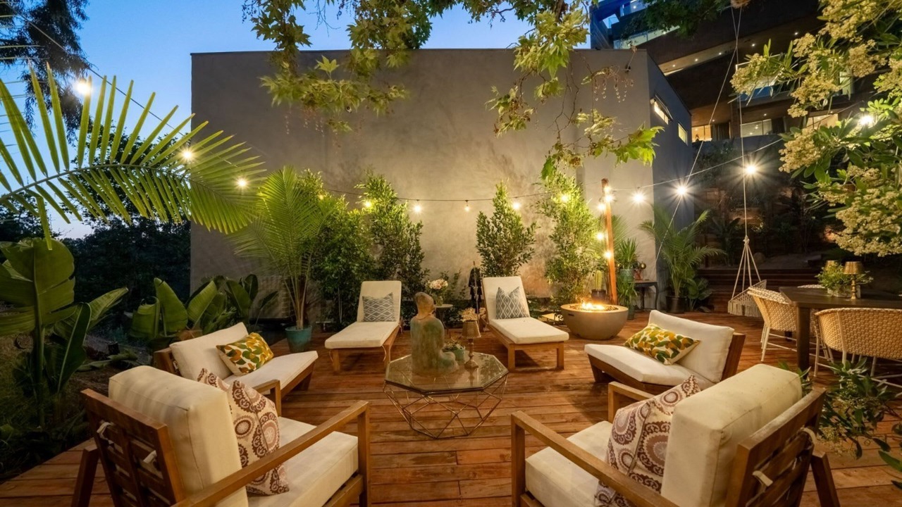 Photo of Patio Balcony in Beachwood Canyon
