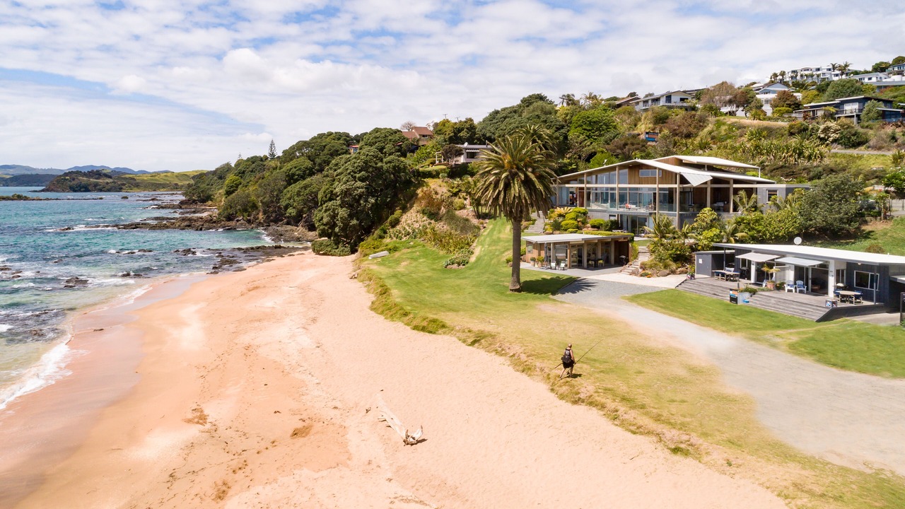 Photo of Others in Cable Bay
