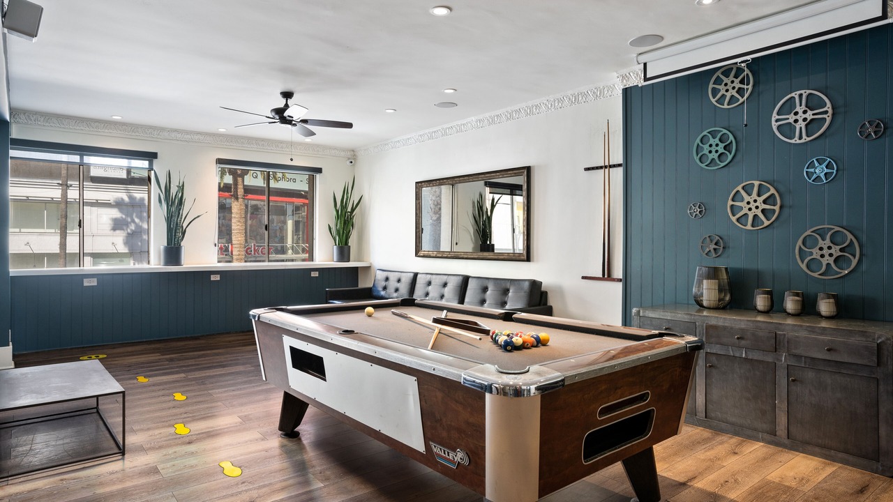 Photo of Livingroom in Hollywood