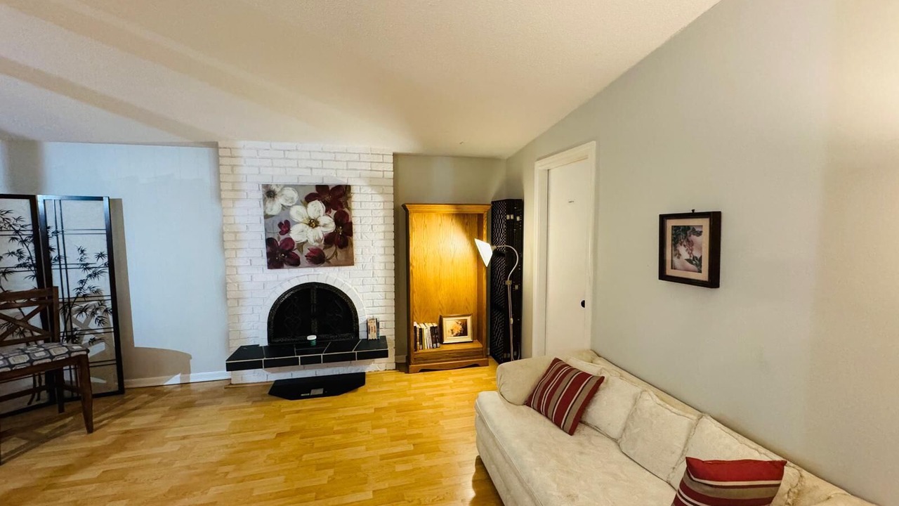 Photo of Livingroom in Surrey