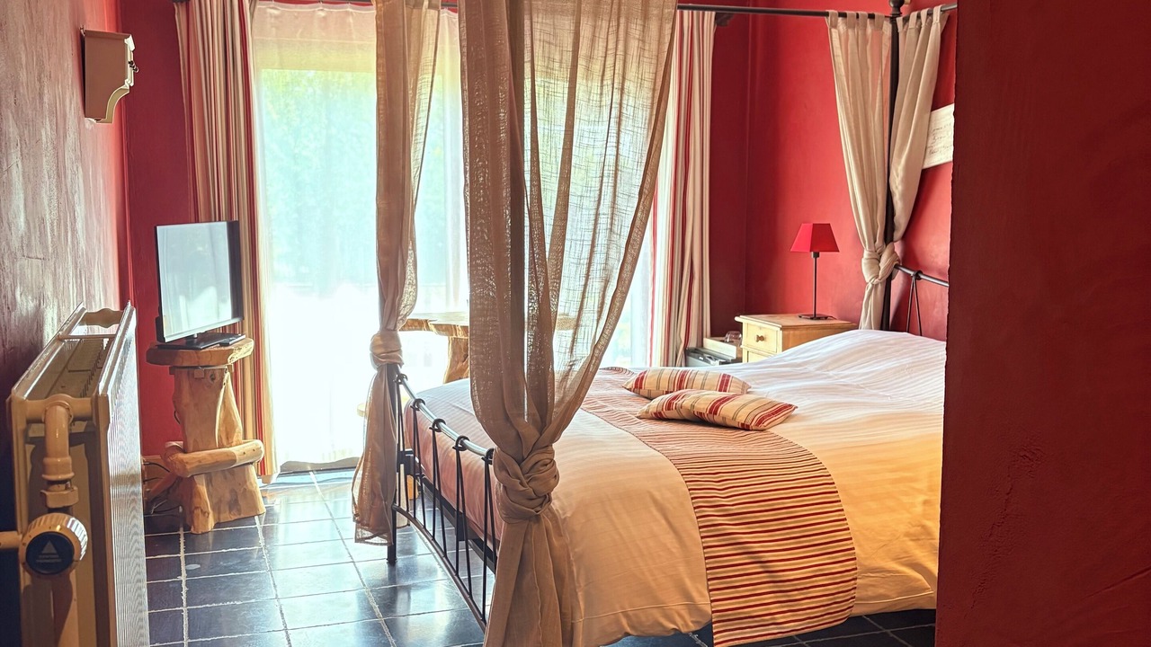 Photo of Bedroom in Bohon