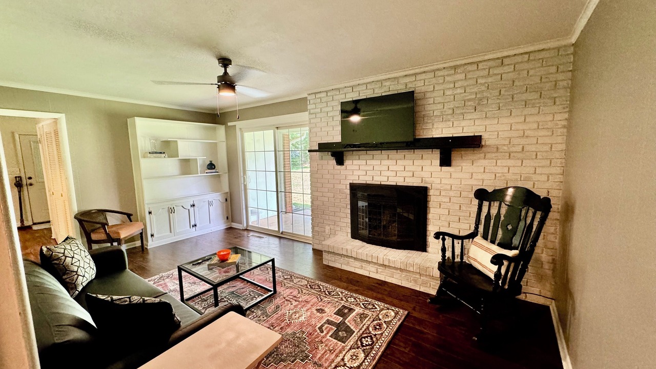 Photo of Livingroom in Clarksville