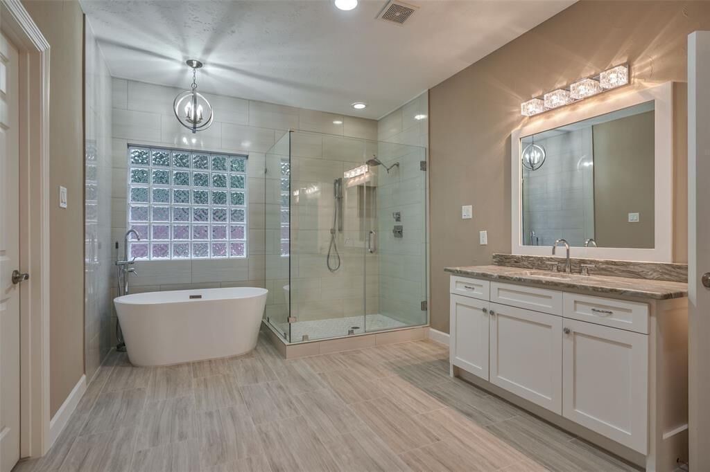 Photo of Bathroom in Champion Forest