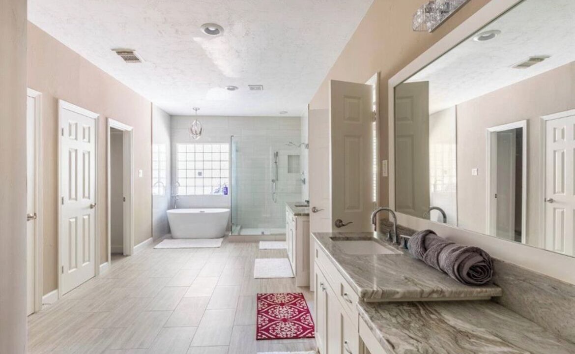 Photo of Bathroom in Champion Forest