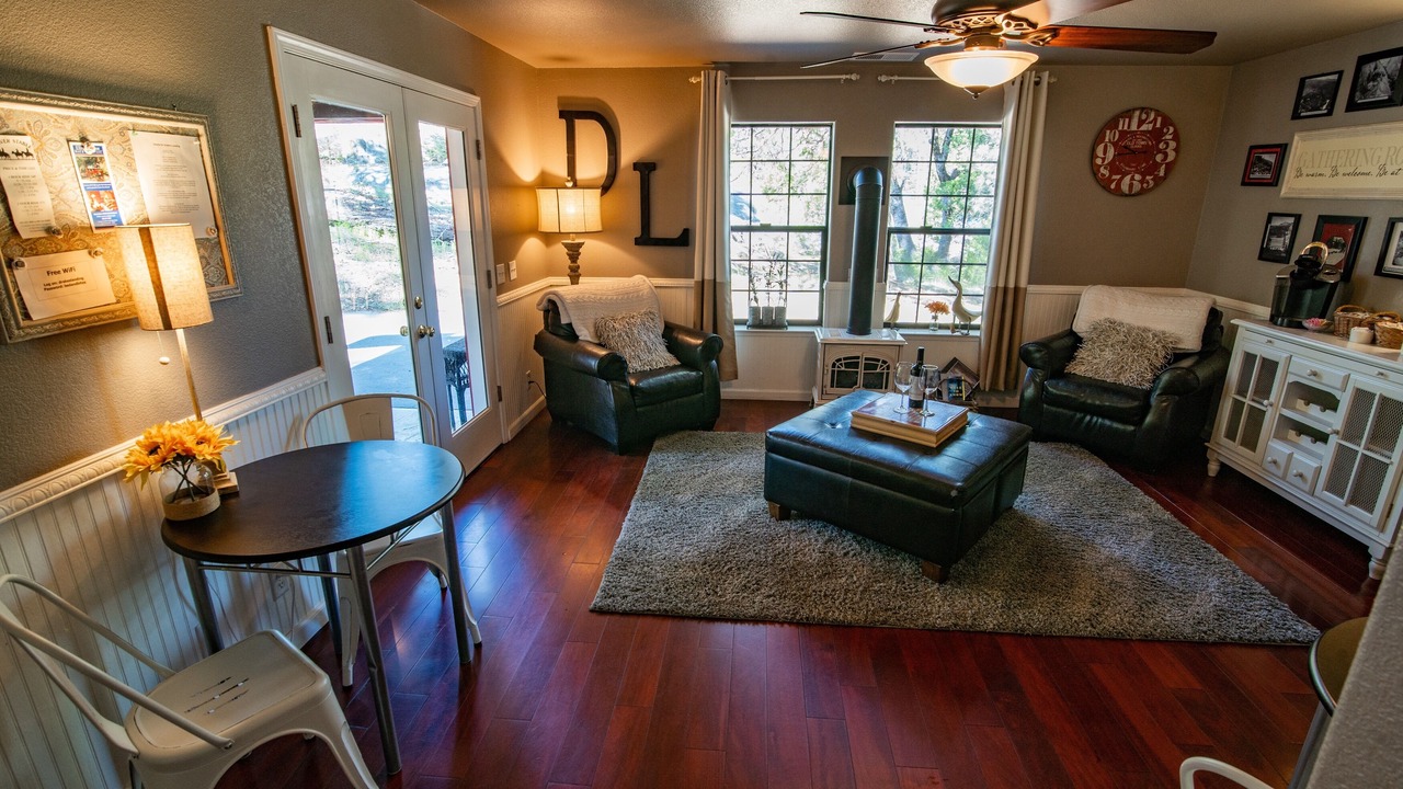 Photo of Livingroom in Shaver Lake