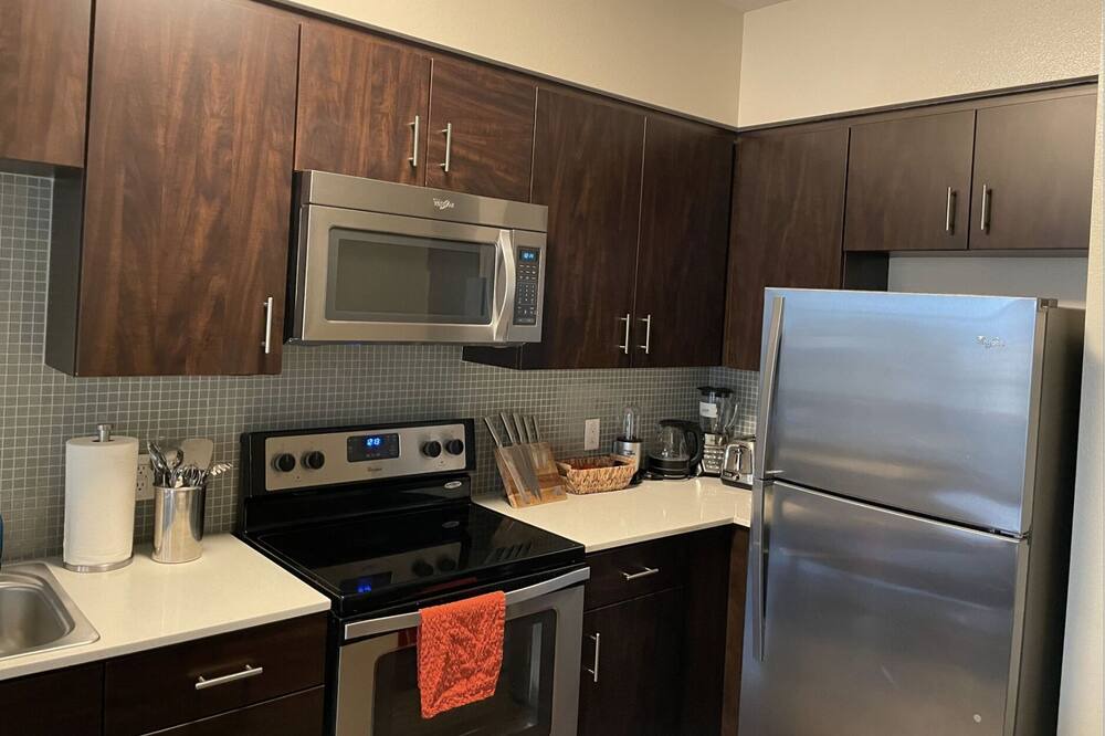 Photo of Kitchen in Miracle Mile