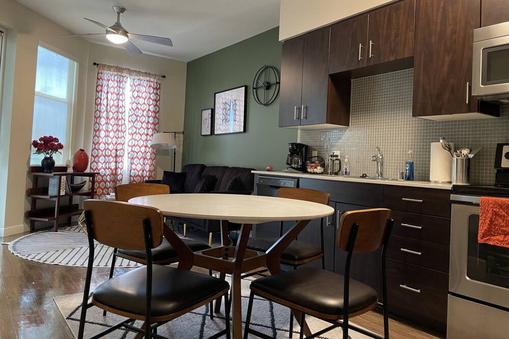 Photo of Kitchen in Miracle Mile