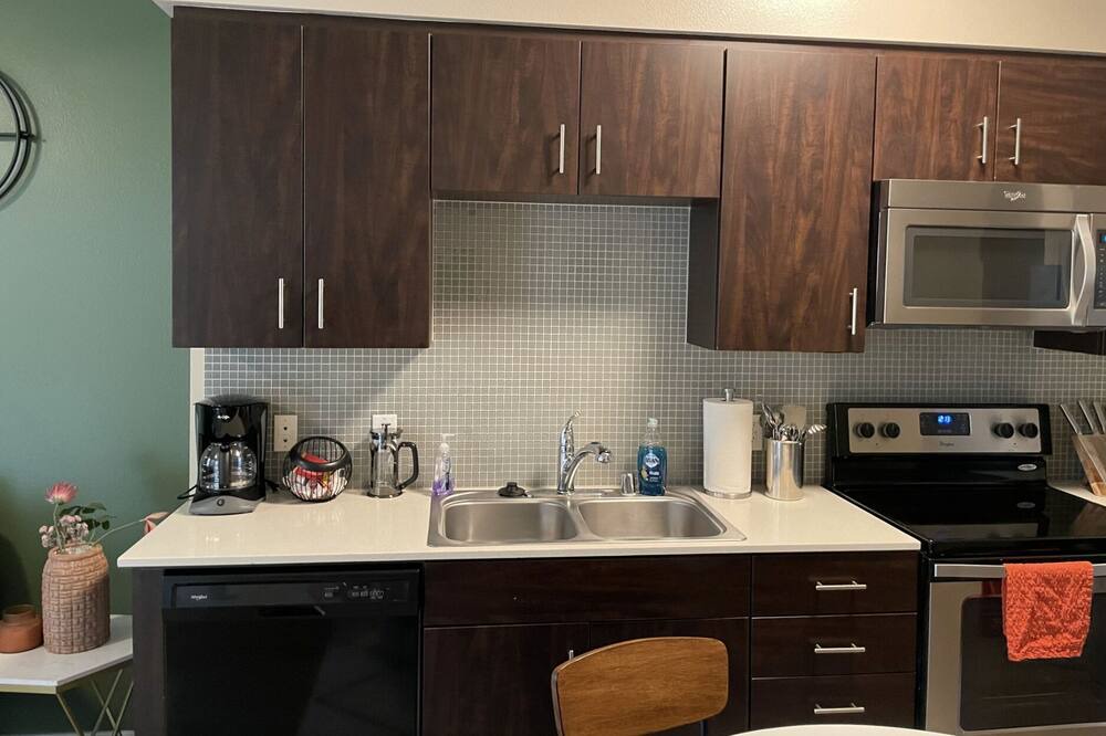 Photo of Kitchen in Miracle Mile