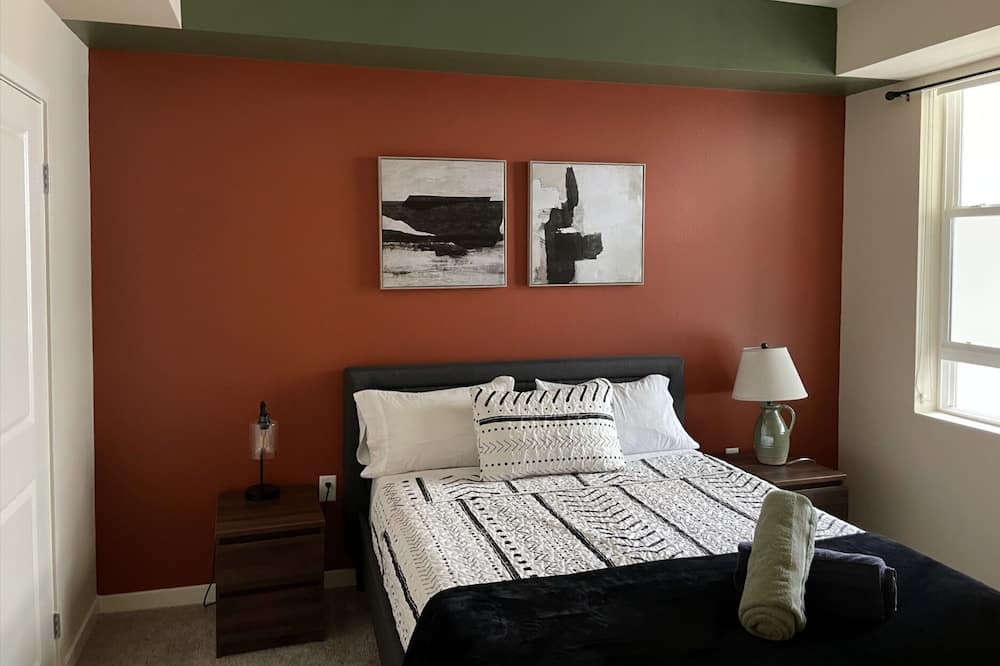 Photo of Bedroom in Miracle Mile