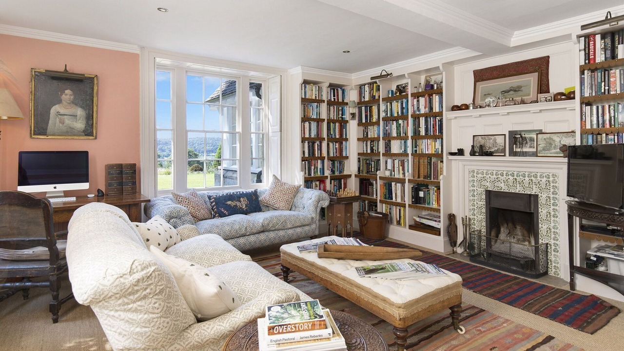 Photo of Livingroom in Stroud