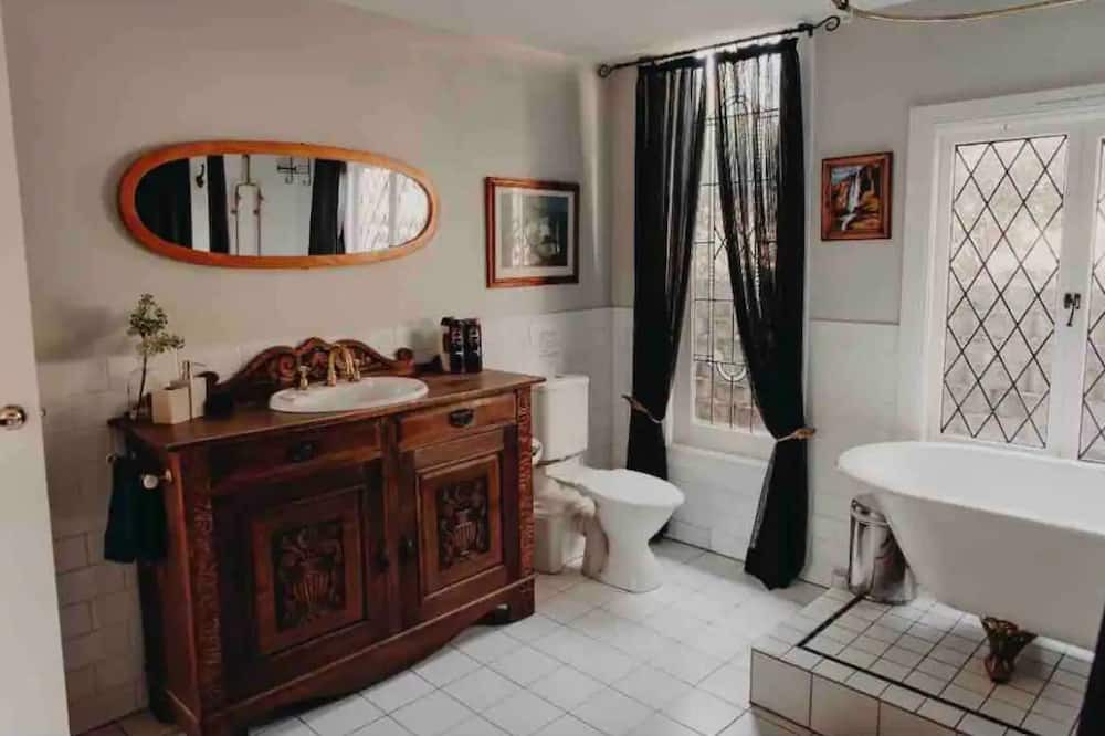 Photo of Bathroom in Maudsland