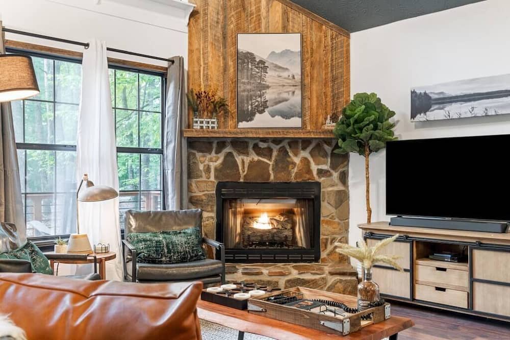 Photo of Livingroom in Eagle Mountain