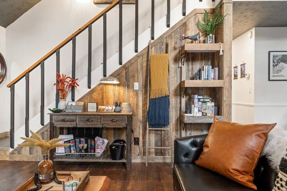 Photo of Livingroom in Eagle Mountain