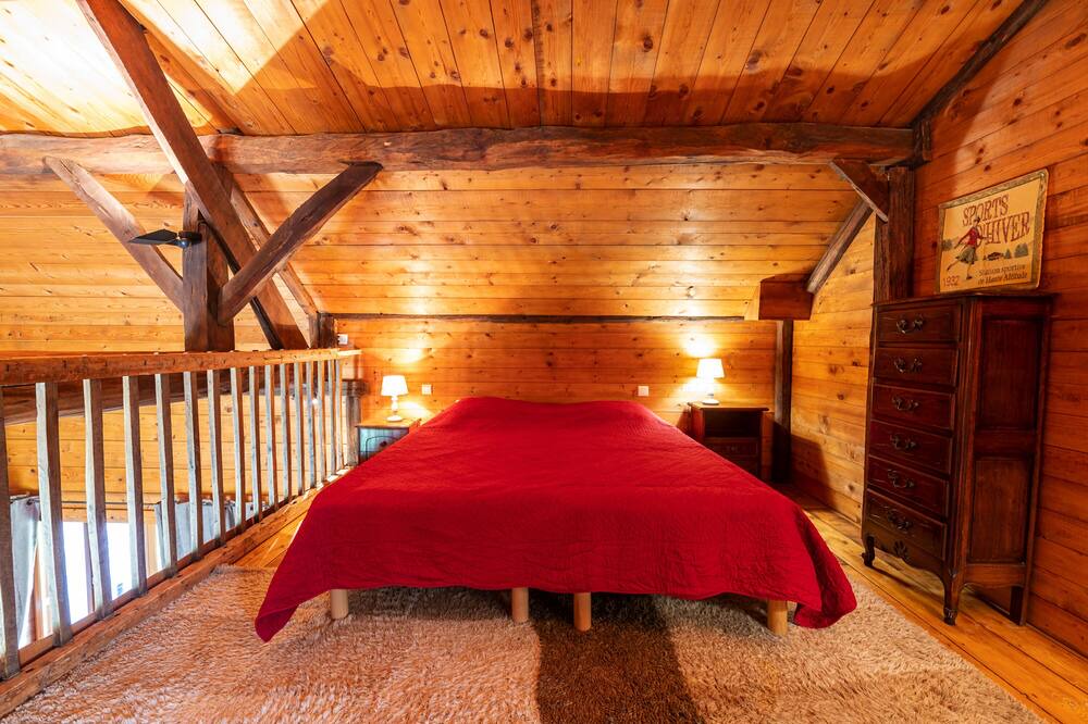 Photo of Bedroom in Vaulx