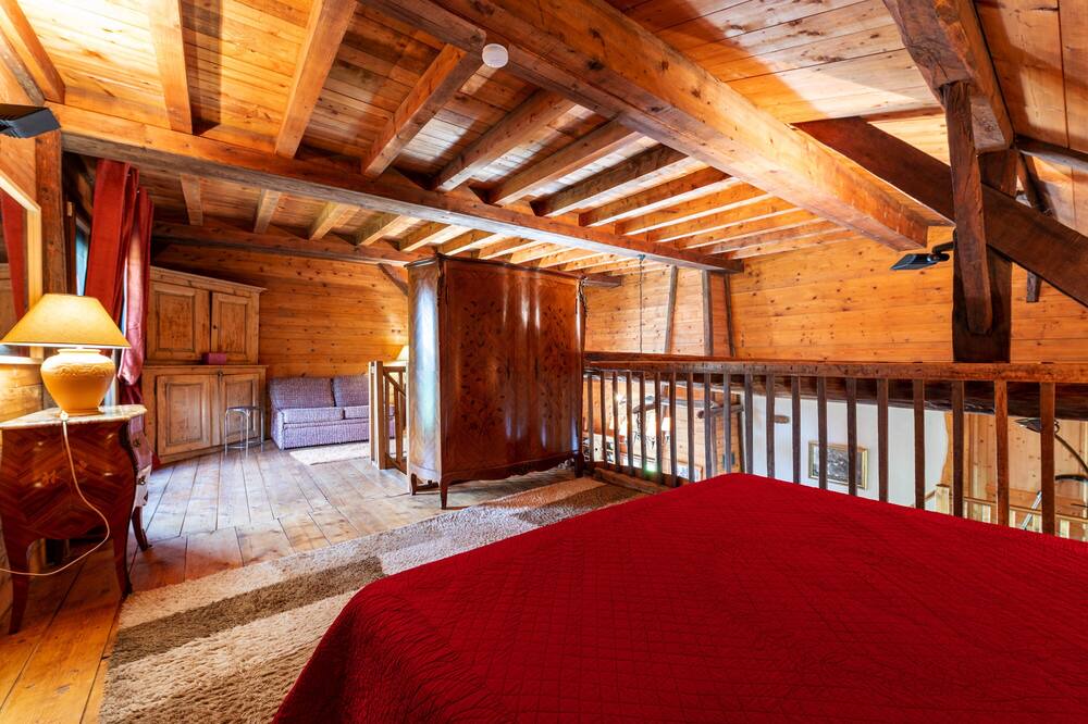 Photo of Bedroom in Vaulx