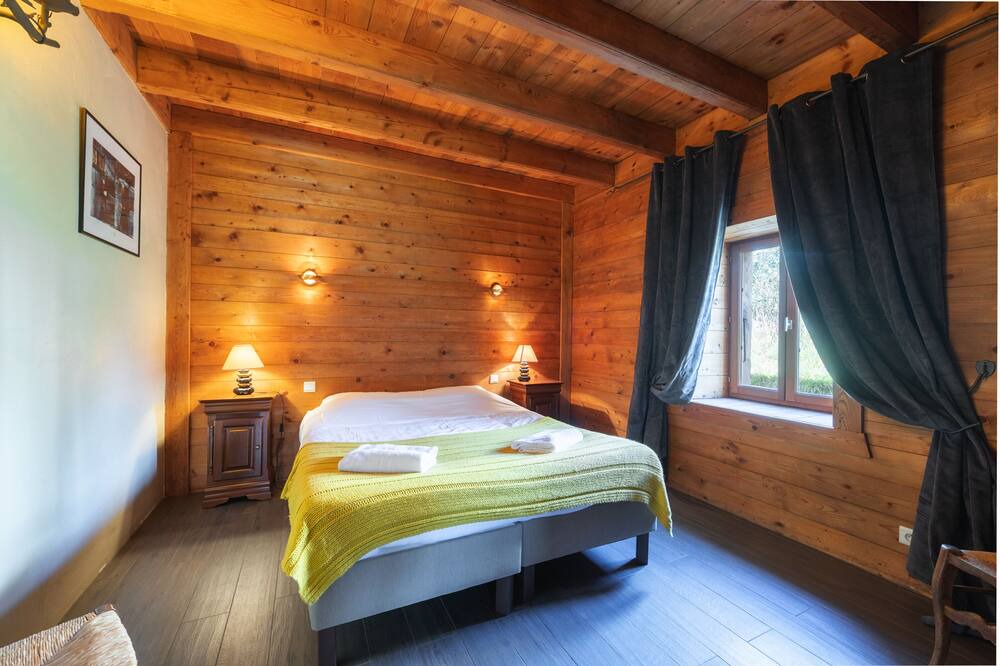 Photo of Bedroom in Vaulx