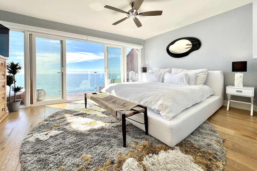 Photo of Bedroom in Eastern Malibu