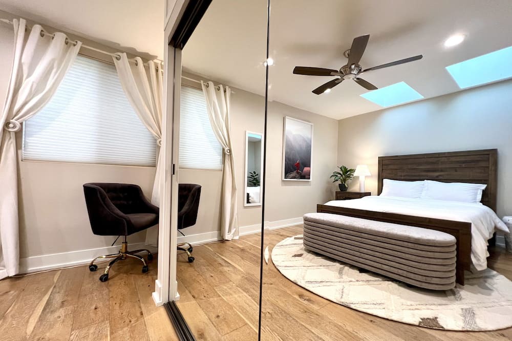 Photo of Bedroom in Eastern Malibu