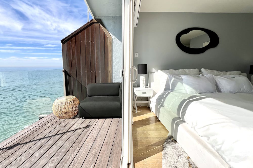 Photo of Bedroom in Eastern Malibu