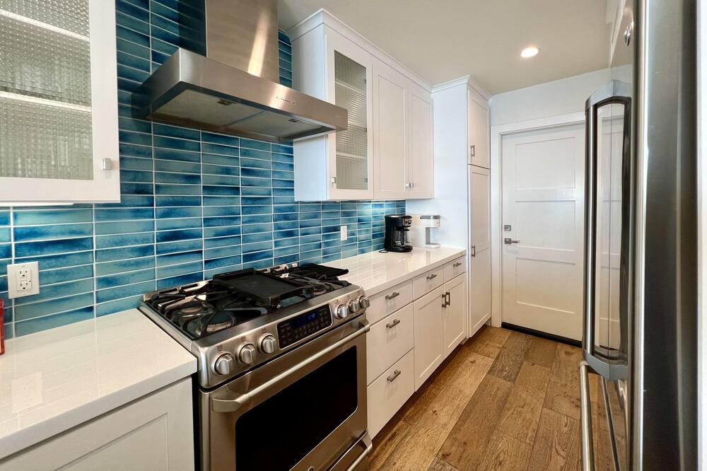 Photo of Kitchen in Eastern Malibu