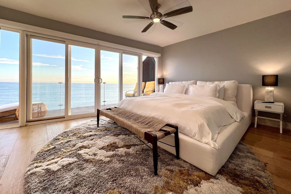 Photo of Bedroom in Eastern Malibu