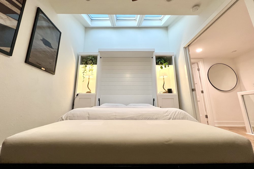 Photo of Bedroom in Eastern Malibu