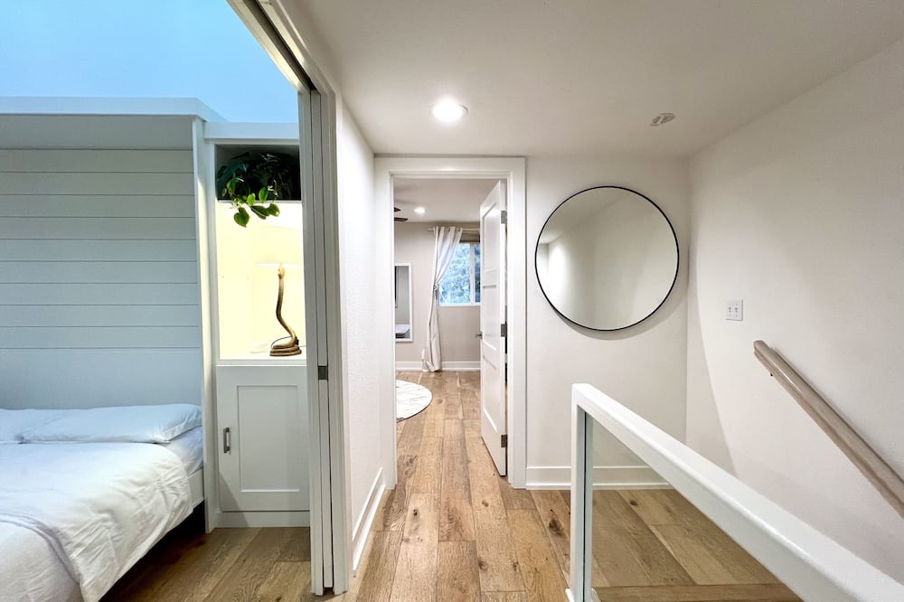 Photo of Bedroom in Eastern Malibu