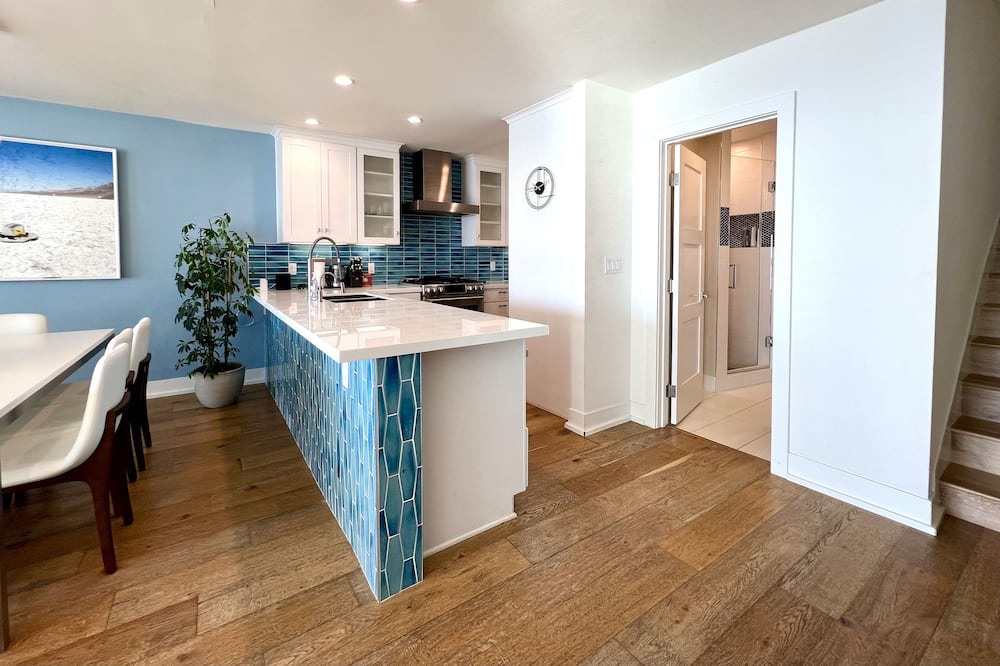 Photo of Kitchen in Eastern Malibu