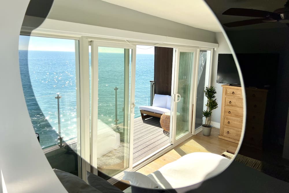 Photo of Bathroom in Eastern Malibu
