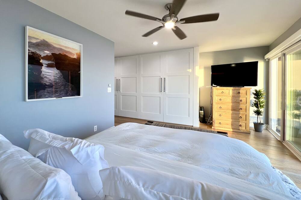 Photo of Bedroom in Eastern Malibu