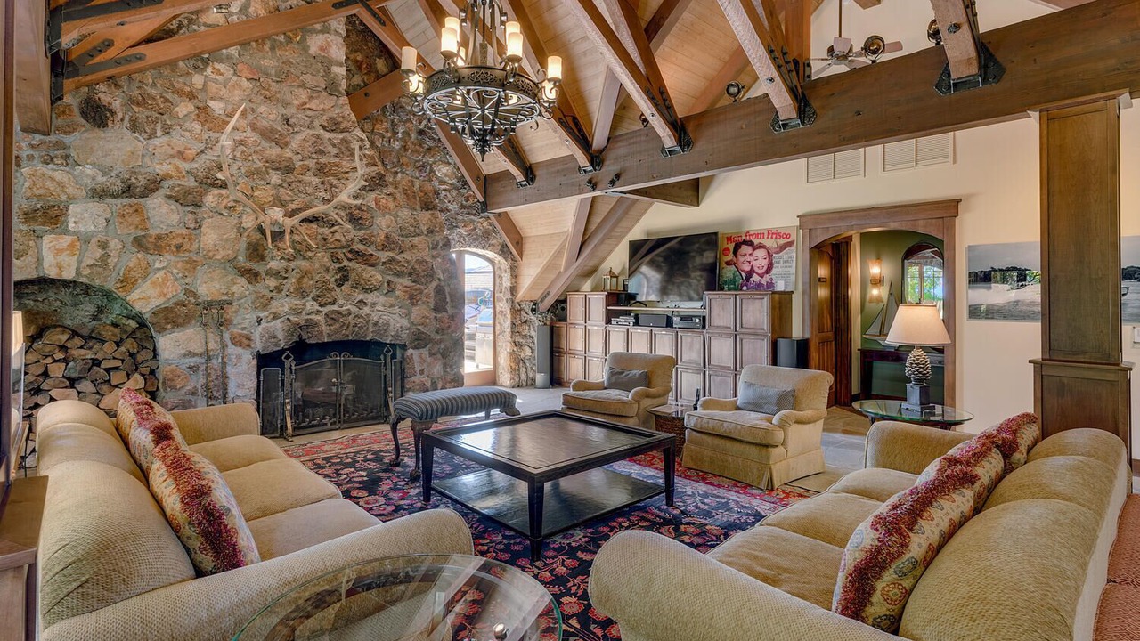 Photo of Livingroom in Tahoe Pines