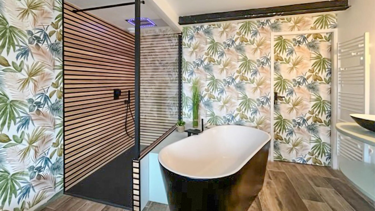 Photo of Bathroom in Nalliers