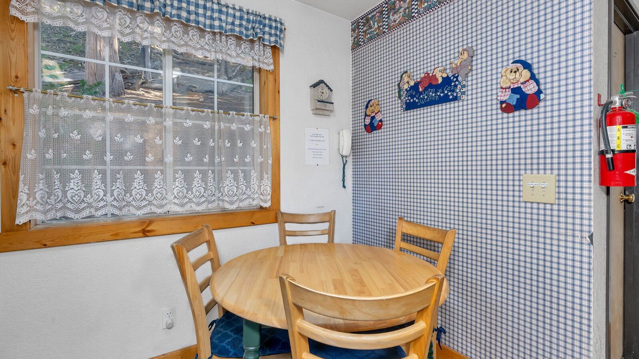 Photo of Livingroom in Yosemite West