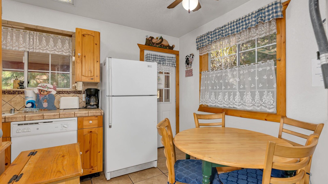 Photo of Livingroom in Yosemite West