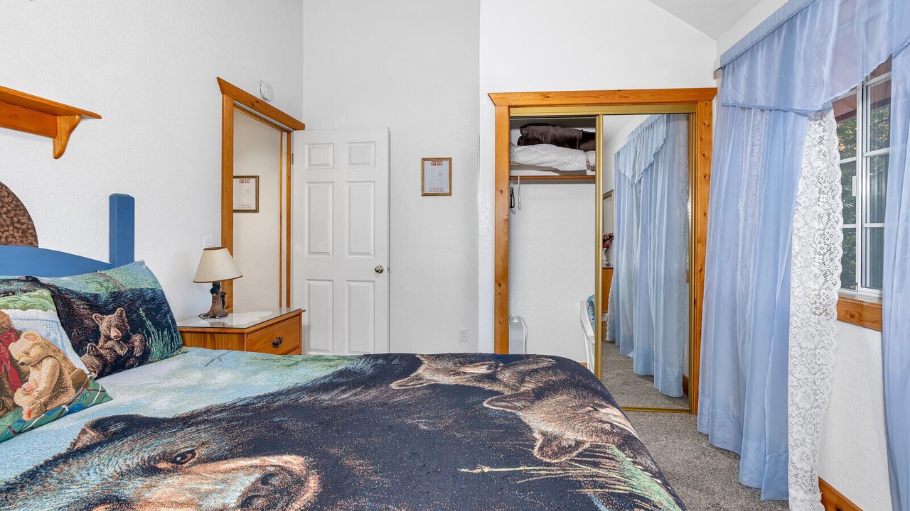 Photo of Livingroom in Yosemite West
