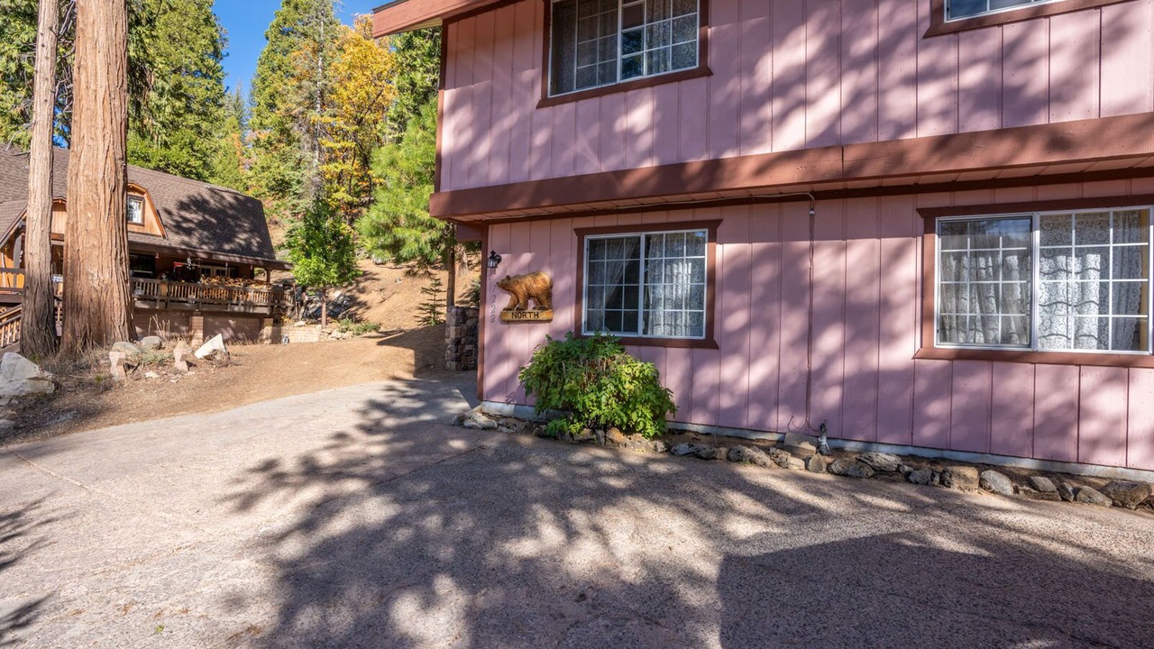 Photo of Livingroom in Yosemite West