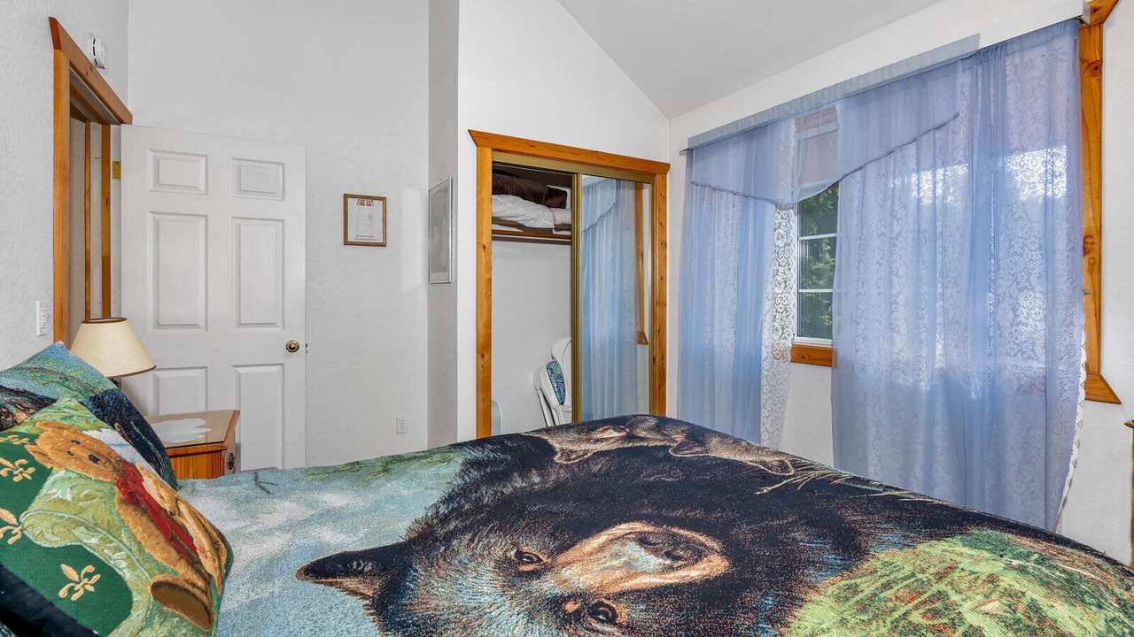 Photo of Livingroom in Yosemite West