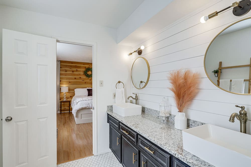 Photo of Bathroom in Klein