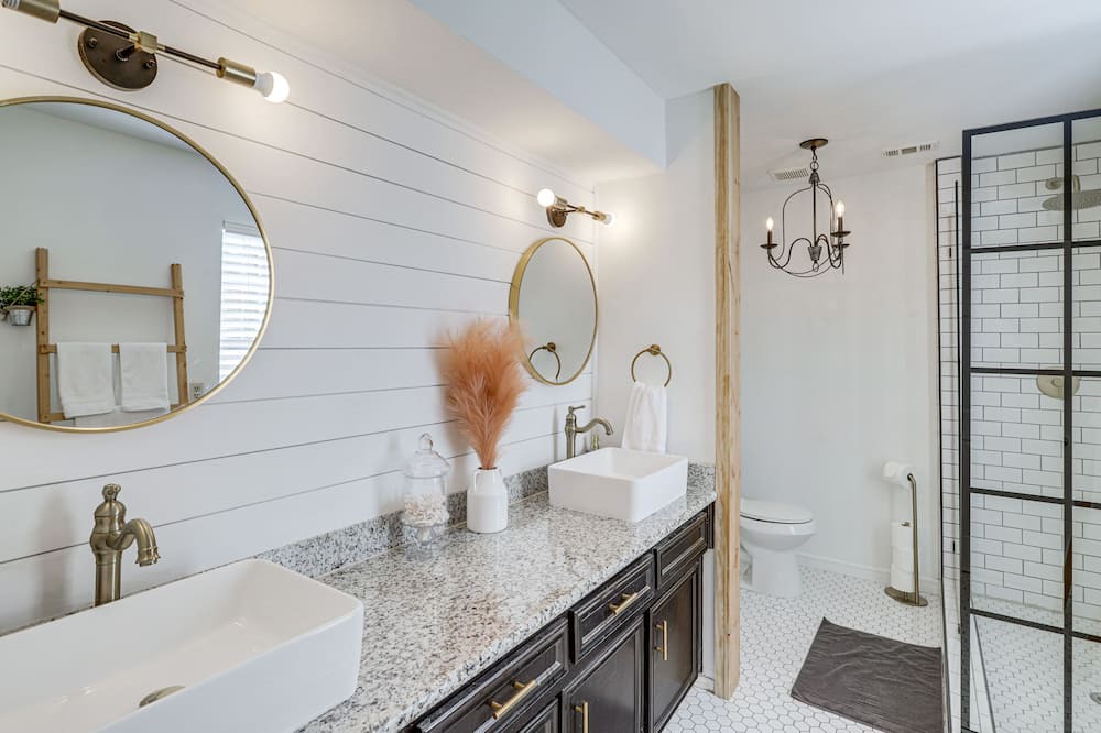 Photo of Bathroom in Klein