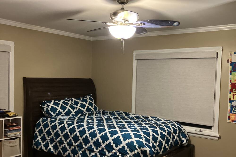 Photo of Bedroom in Alki